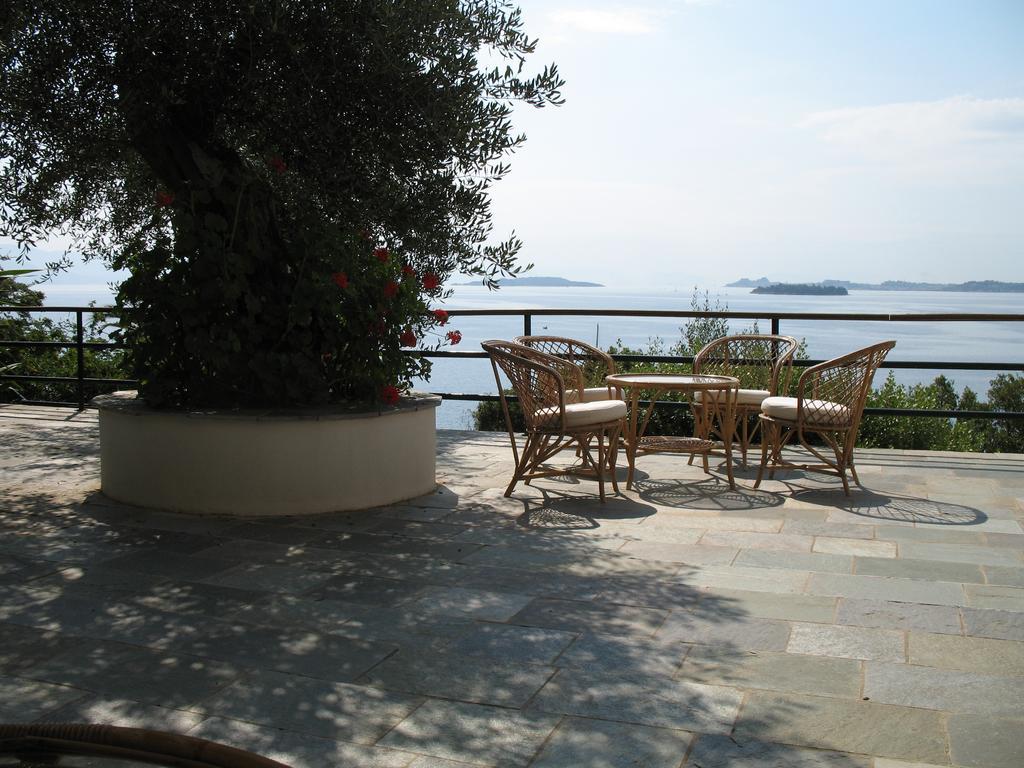 Marlina * Kommeno (Corfu)