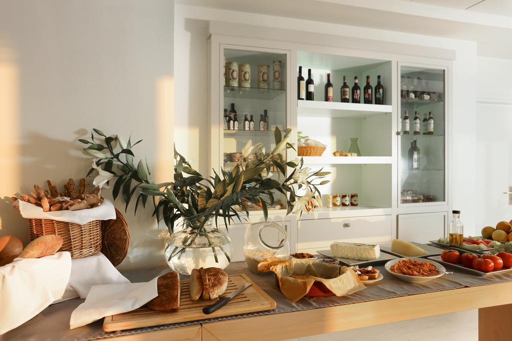 Artina Aparthotel Marathopoli