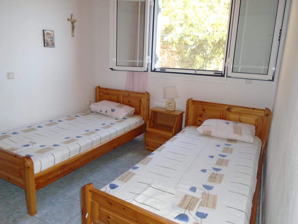Giota & Antonia * Koroni (Messinia)