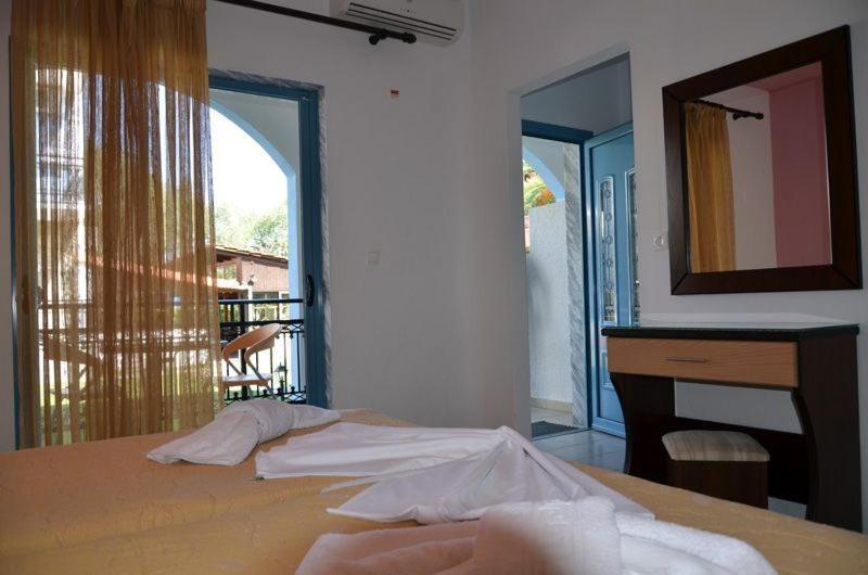 Elia Aparthotel 3*