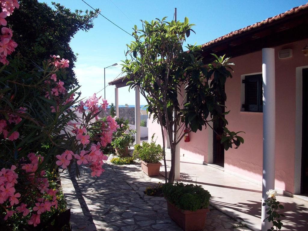 Moros * Agios Stefanos Avliotes (Corfu)