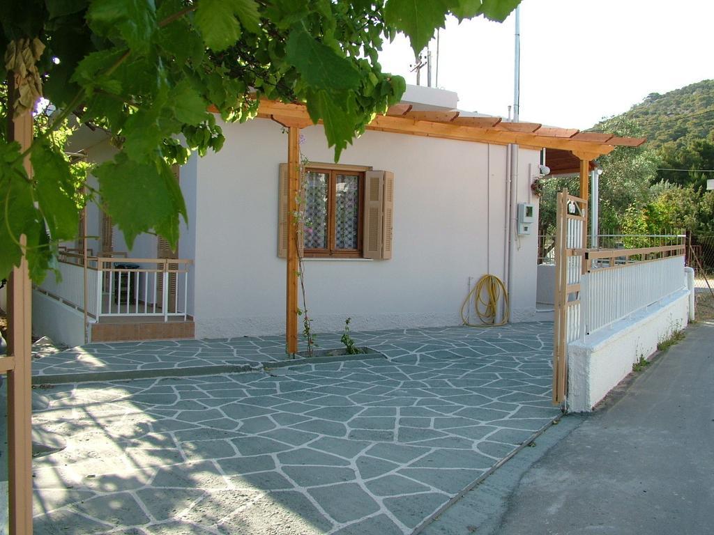 George's Agia Marina (Aegina)