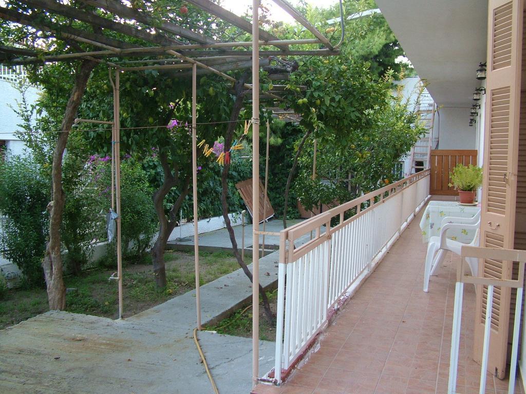 George's Agia Marina (Aegina)