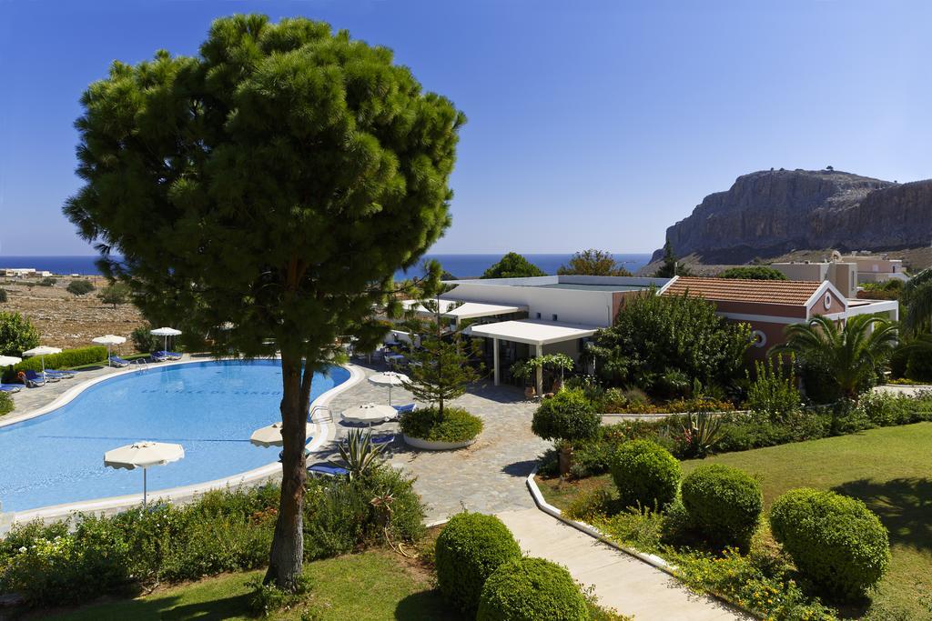Di Hotel