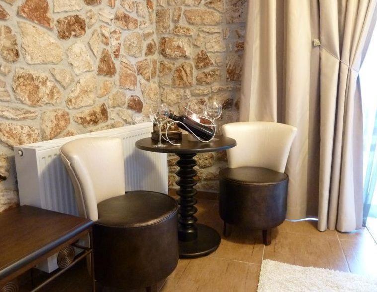 Paramythenio Guest house *