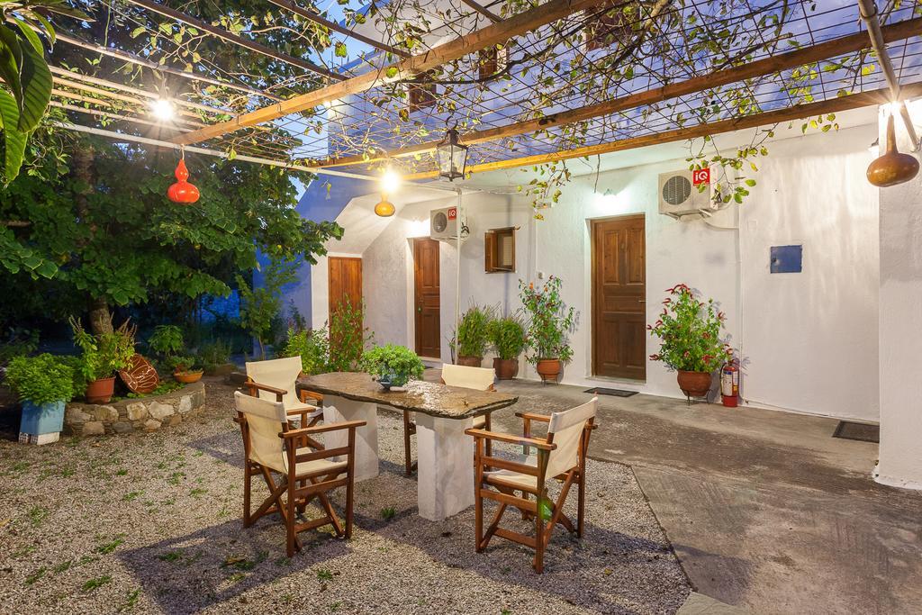 Platanakia * Skopelos Town