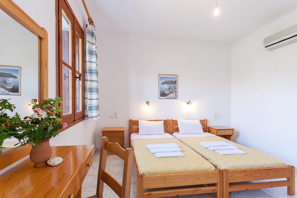 Platanakia Skopelos Town