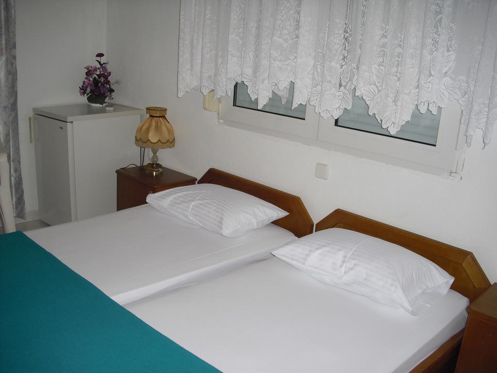 Despina Guest house *
