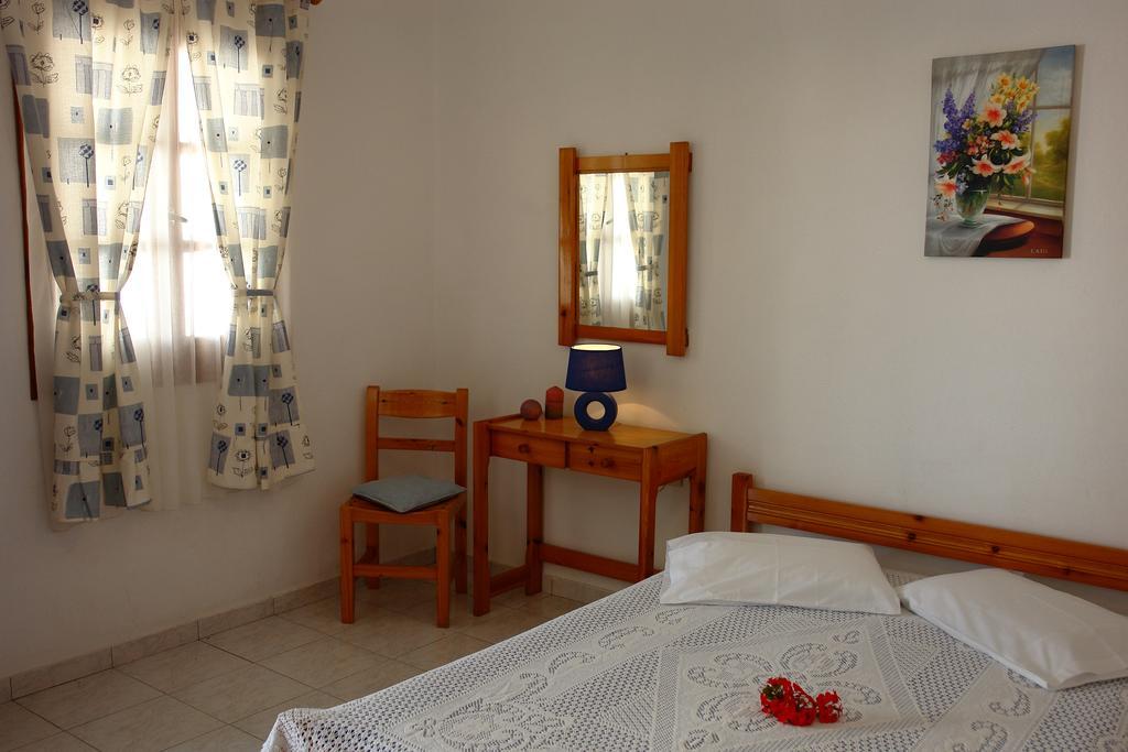 Irene 2* Folegandros Town