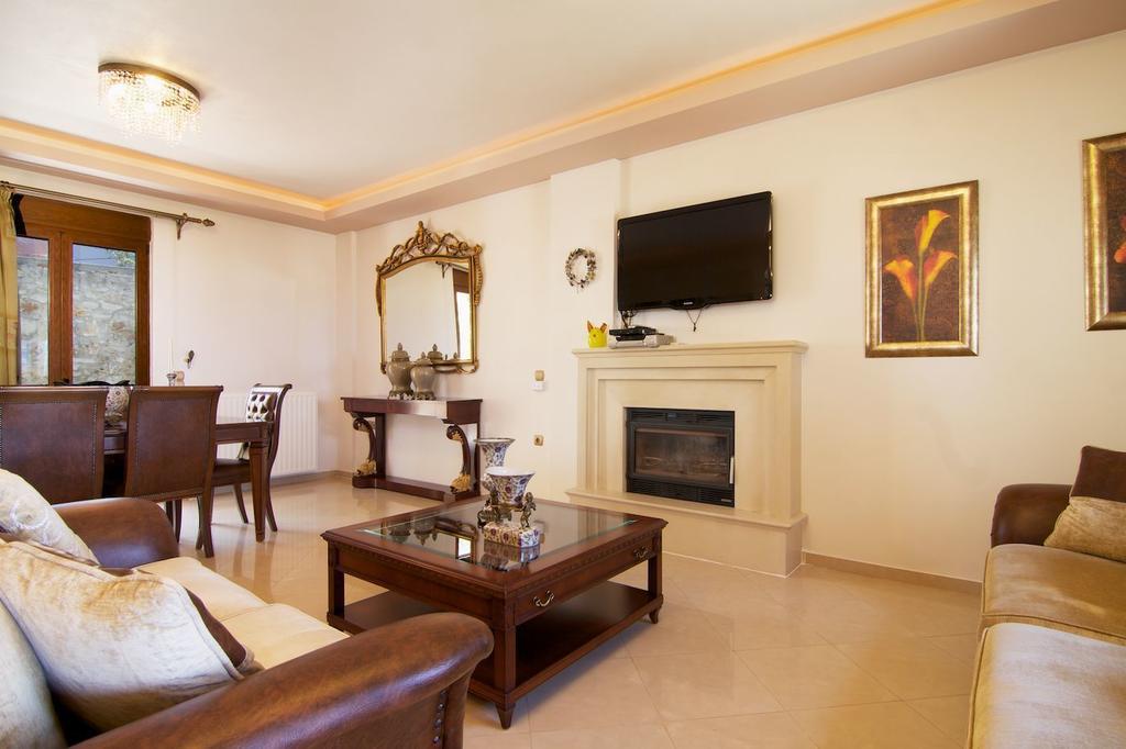 Villa Elena Villa, An Authentic Retreat With Private Pool, By Thinkvilla *