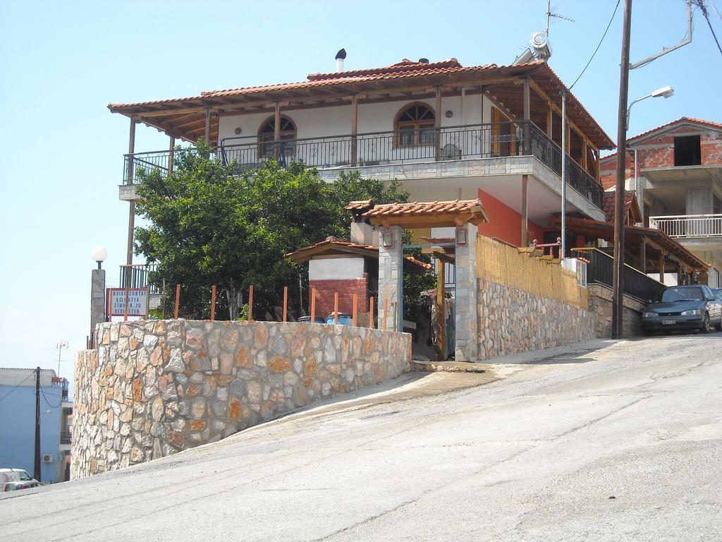 Apartment Studios Oasis Neos Marmaras