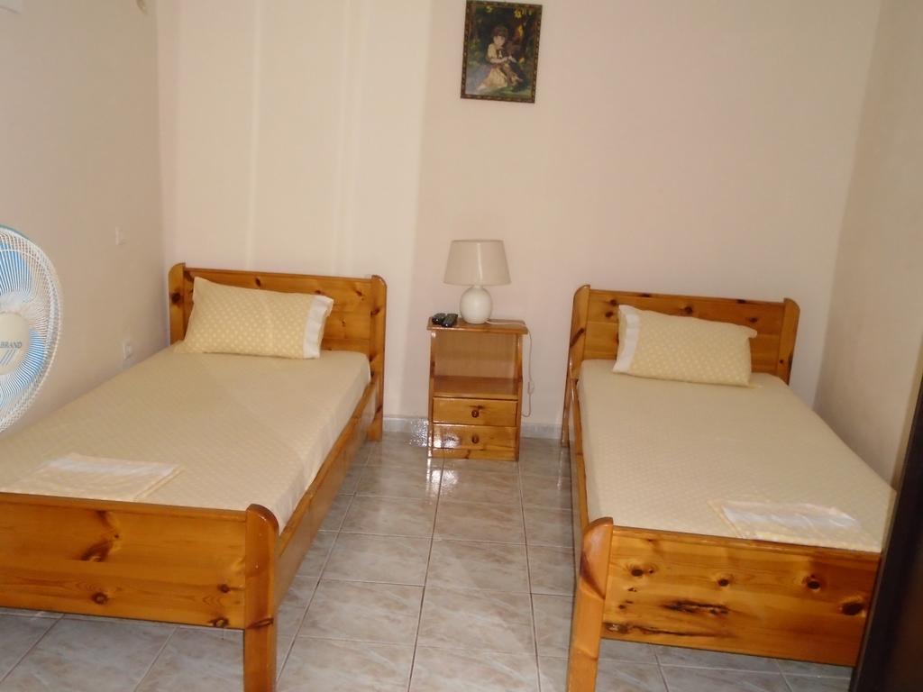 Giota & Antonia * Koroni (Messinia)