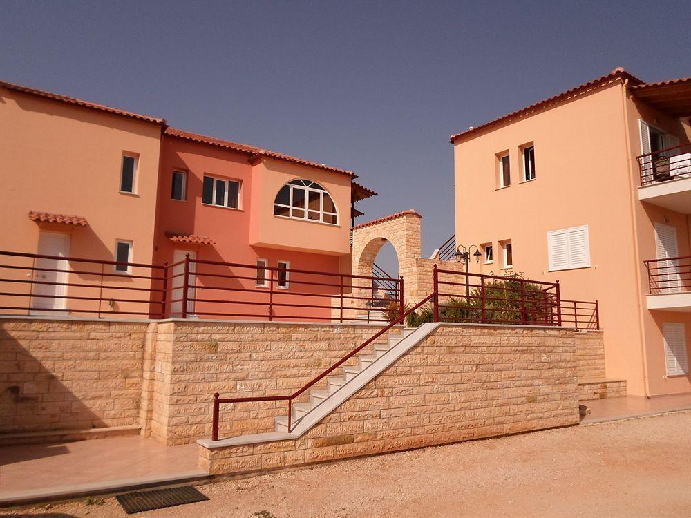 Maria's Filoxenia Aparthotel 3*