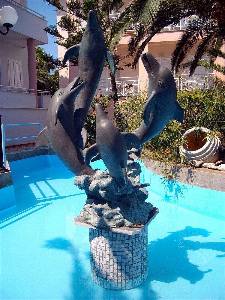 Hotel Dolphin Skopelos Town