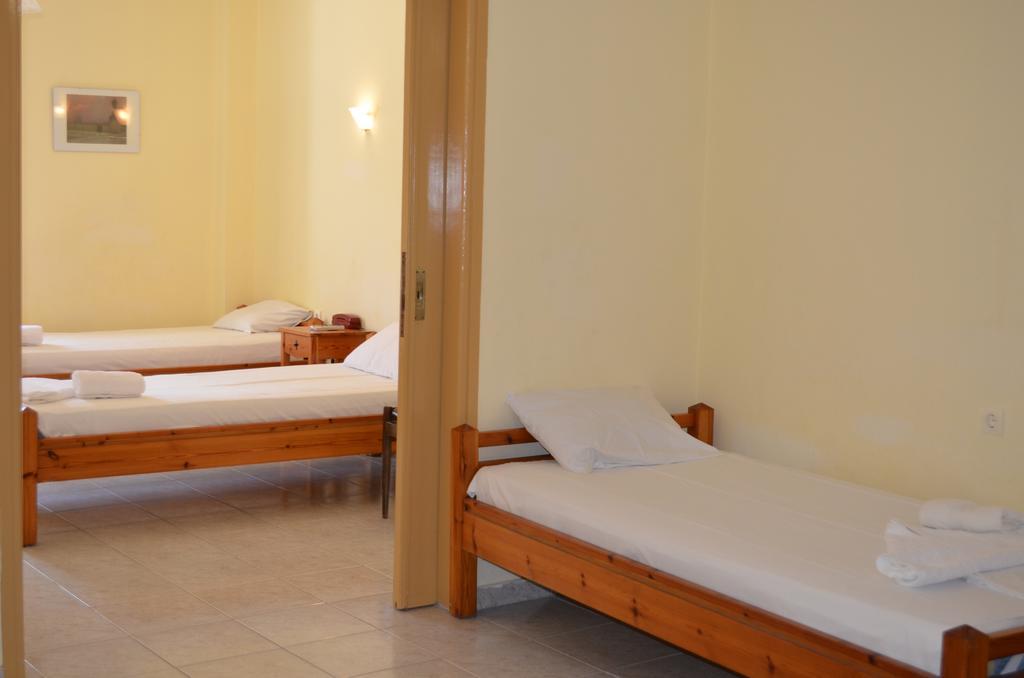 Loula And Hotel