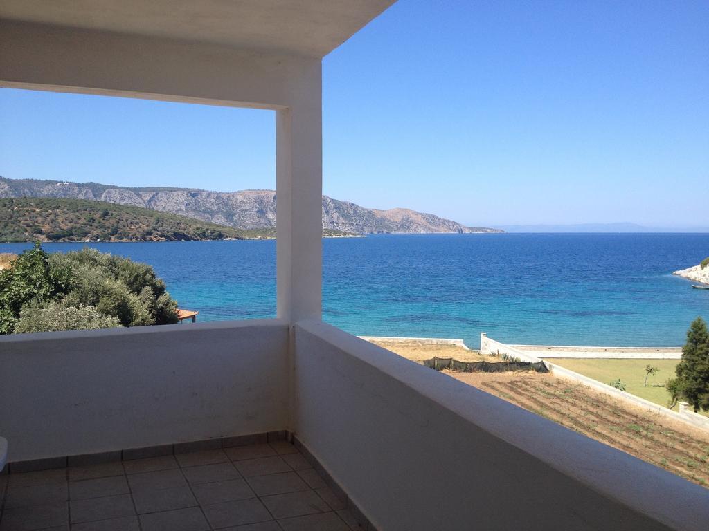 Glyfos Villa *