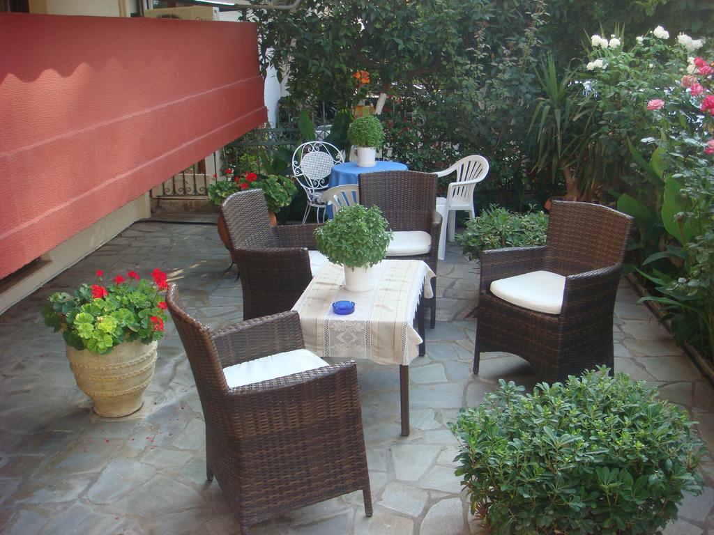 Edipsos Apartment *