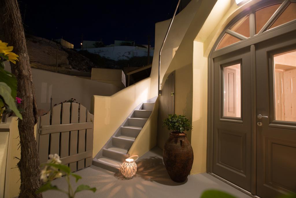 Nest With Hot Tub, Hammam & Outdoor Cinema Villa Akrotiri (Santorini)