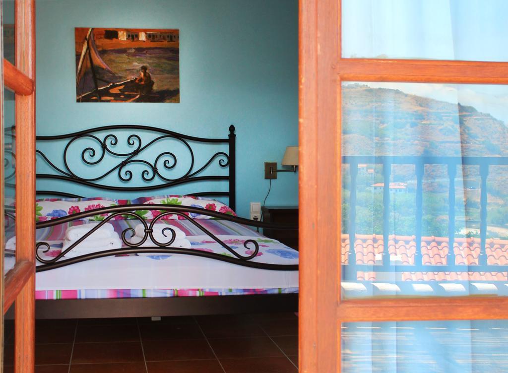Ikaria Utopia - Cusco * Evdilos (Ikaria)