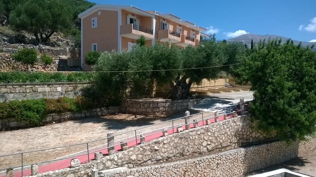 Asteras Aparthotel 2*