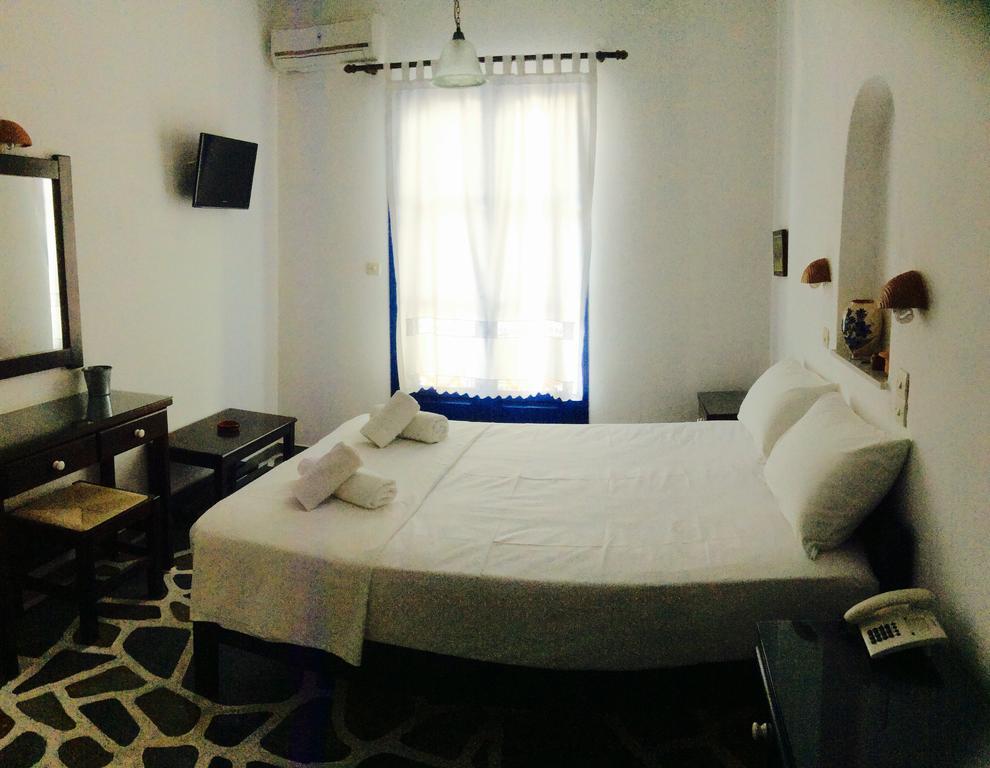 Nostos Parikia (Paros)