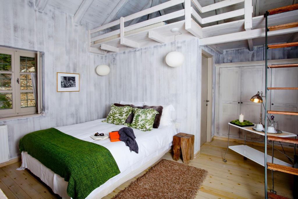 Hotel Mikro 1700 & Papigko
