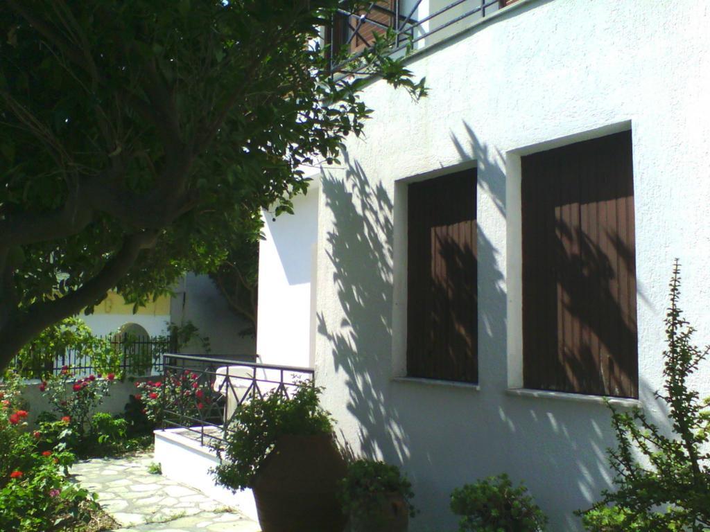 Apartment Karagiozos Studios &