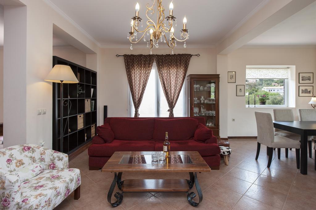 Villa Dionysia
