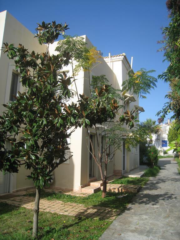 Avia Holiday Homes *