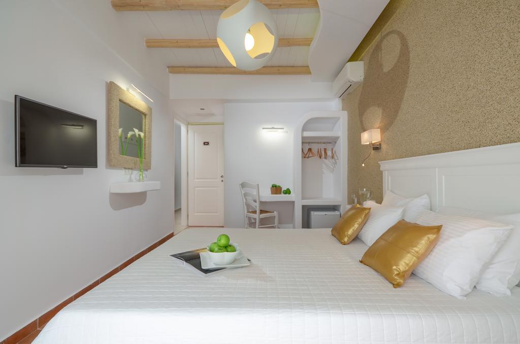 Hotel Adriani Naxos City