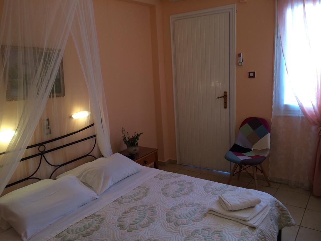 Isidora Hotel Agia Marina (Aegina)
