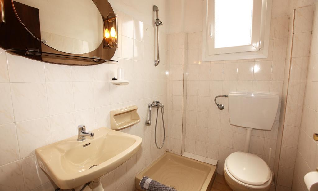 Apartment Haus Sofis Koinira