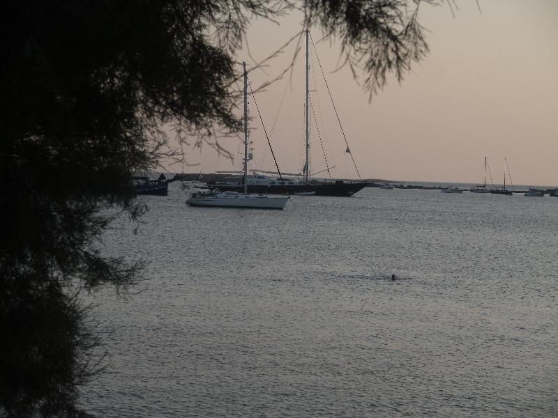 Brazzera Hotel Finikas (Syros)