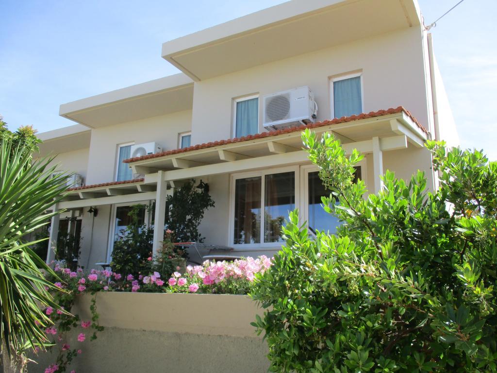 Theodosia Aparthotel 3*