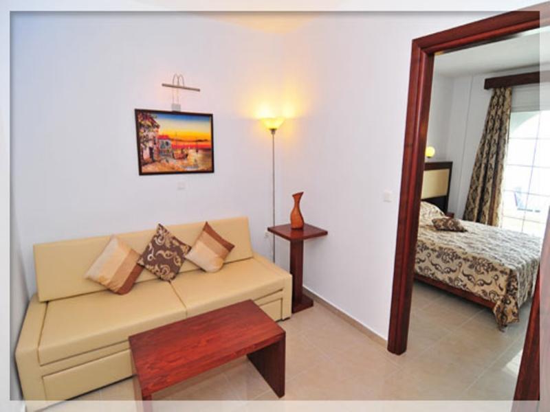 Emerald Aparthotel 2*