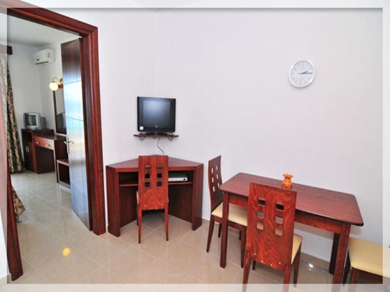 Aparthotel Emerald Chrysi Ammoudia