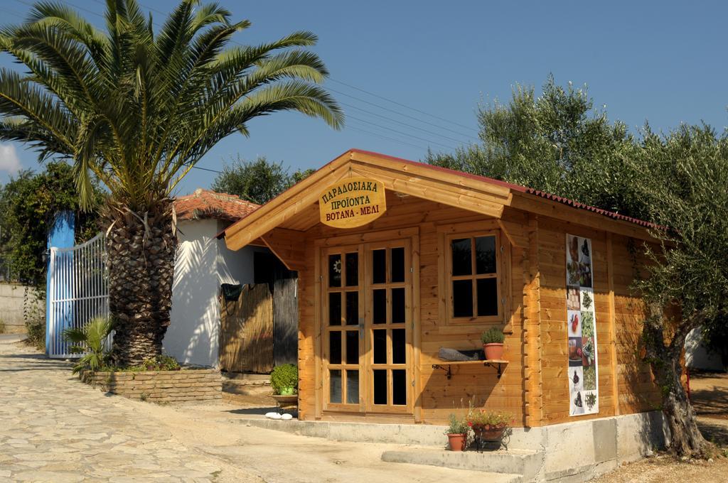 Apartment Akti Peroulia *