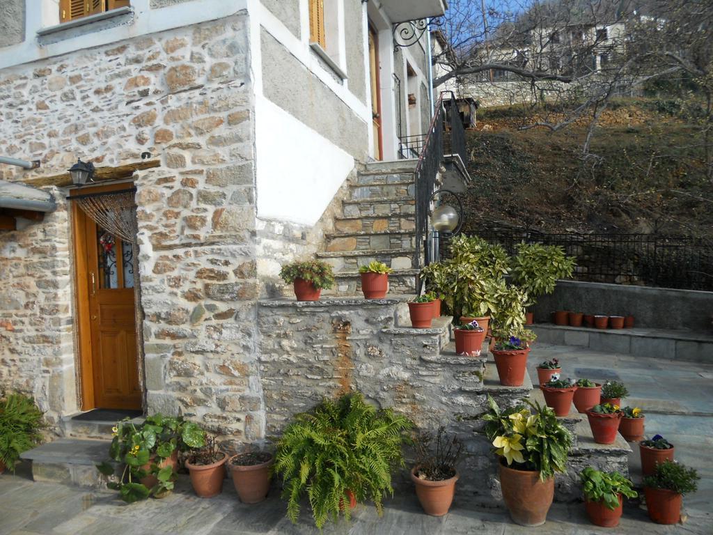 Sarafis Guest house