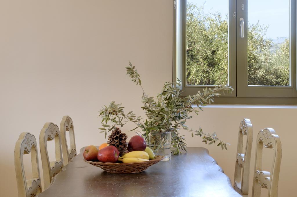Nikoloudi Estate * Agios Nikolaos (Mani)