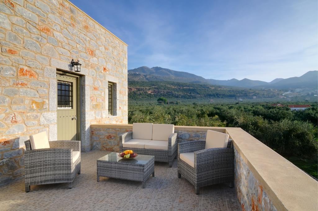 Nikoloudi Estate *