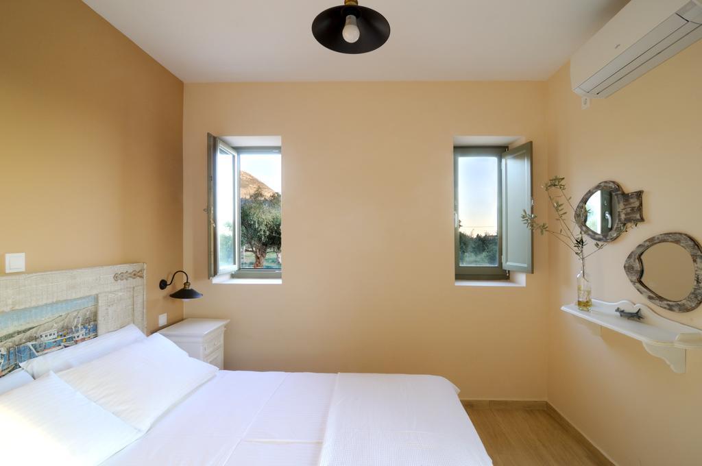 Nikoloudi Estate * Agios Nikolaos (Mani)