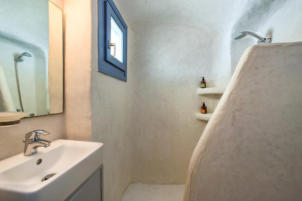 Skala Traditonal Cave House Oia (Santorini)