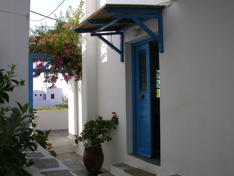 Amalia Hotel Livadi (Serifos)