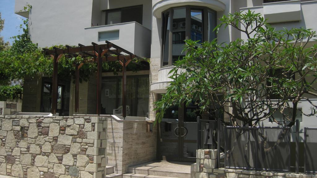 Captain Yiannis Studios & Aparthotel *