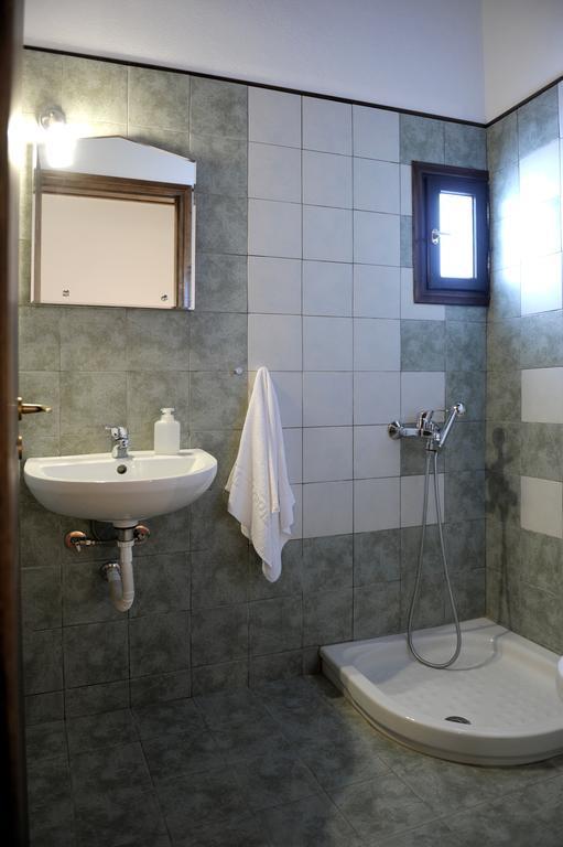 Anna Apartment Milos Island