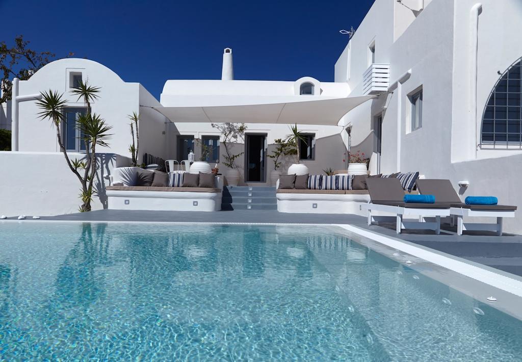 Aleria Santorini