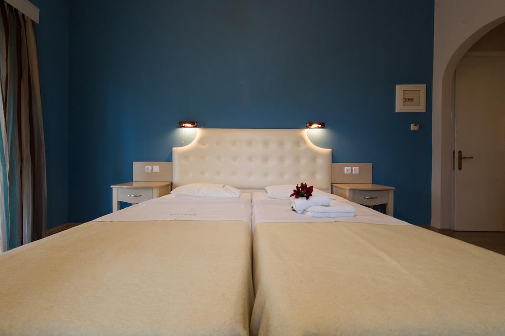 Tousis Apartment Parga