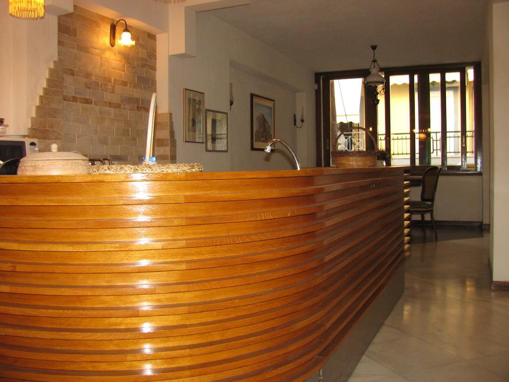 Aiolos Hotel 2*