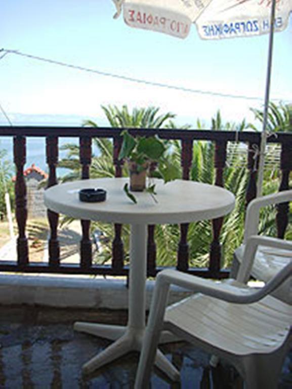 Alexandros Apartment *