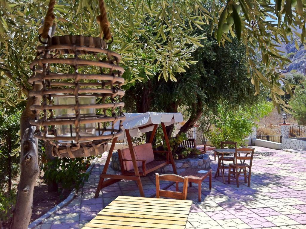 Castellania 2* Livadia (Tilos)